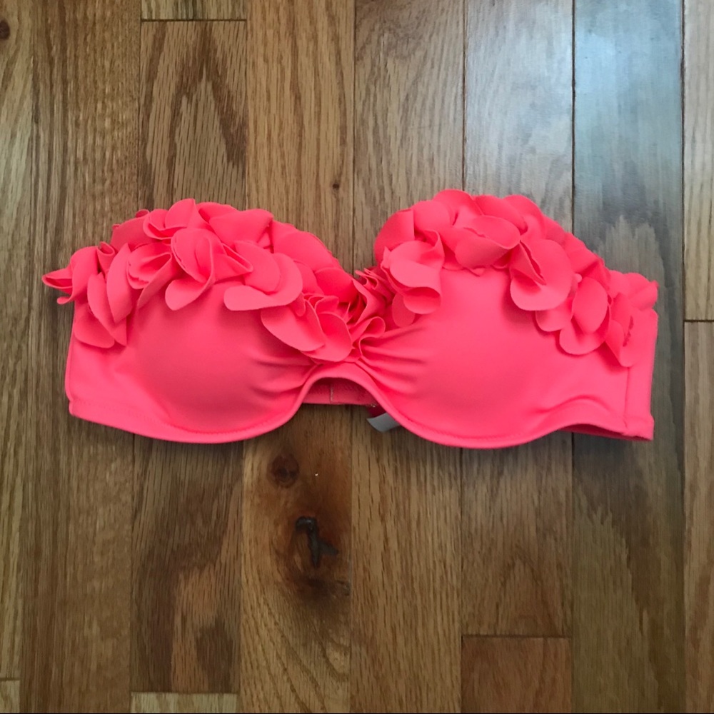 NWOT Victoria’s Secret Swim Push Up Bandeau Bikini